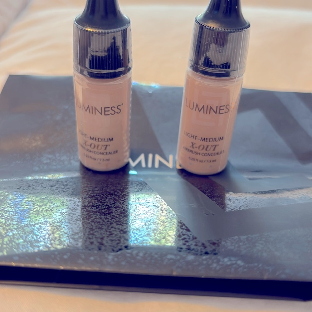 Luminess Air X-Out(Medium) New sealed